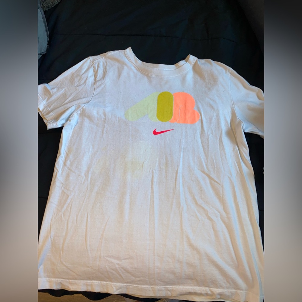 Women’s Large White Nike Tshirt